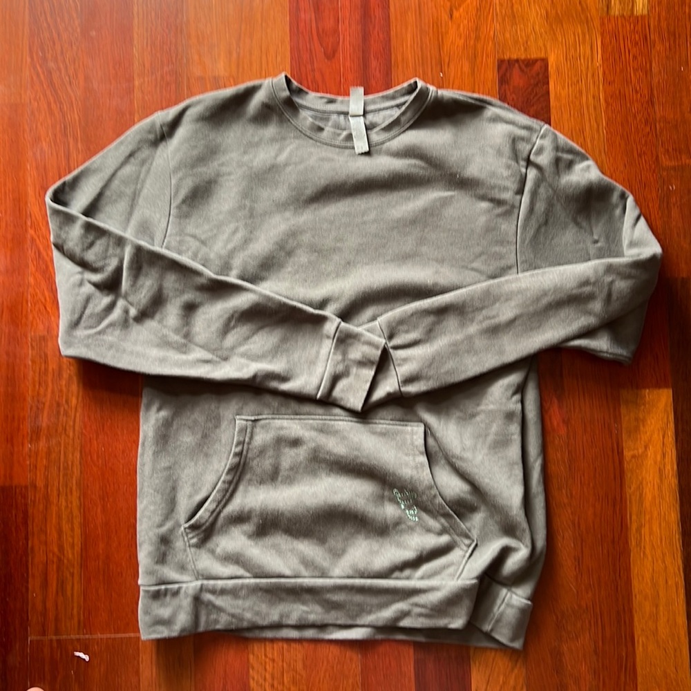 Gray sweatshirt with liz embroidery